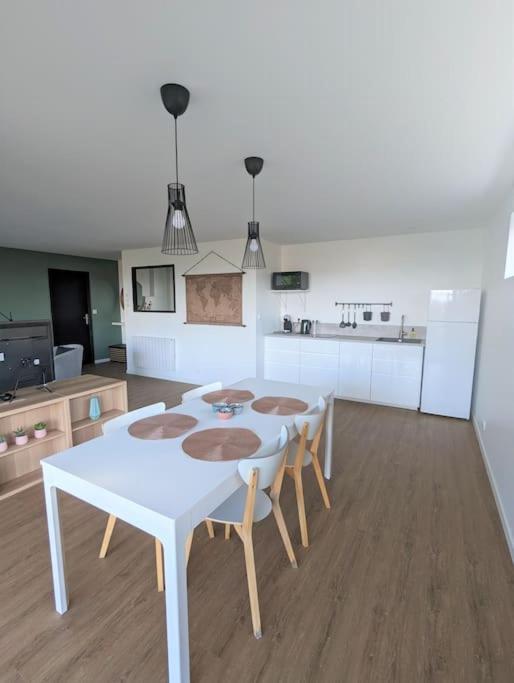 Mirefleurs Bienvenue Chez Severine Et Julien Appartement 75M2 מראה חיצוני תמונה