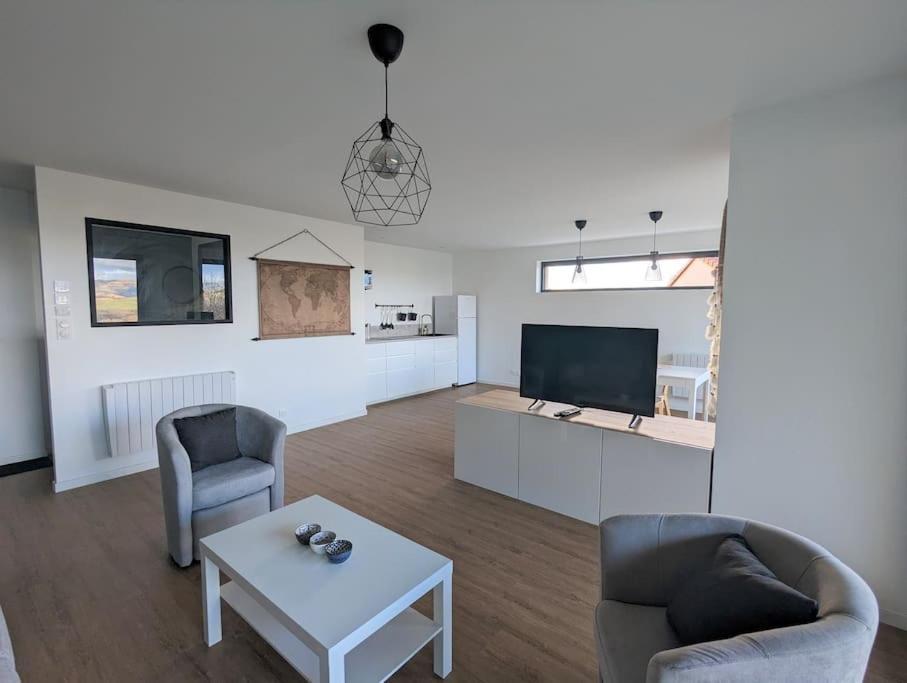 Mirefleurs Bienvenue Chez Severine Et Julien Appartement 75M2 מראה חיצוני תמונה
